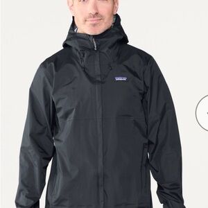 Patagonia Men's Black Waterproof Jacket Torrentshell 2.5L Rain Jacket